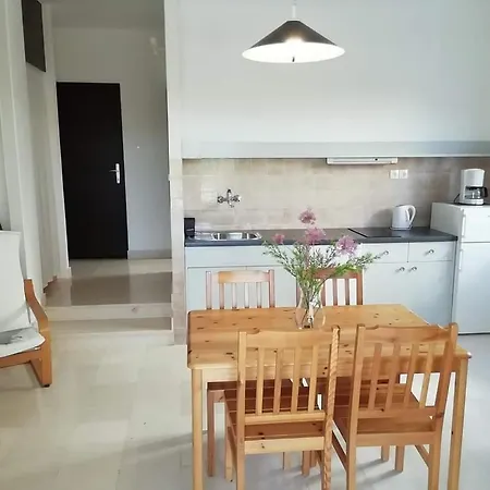 New With Private Path To Sea-mirko Apartment